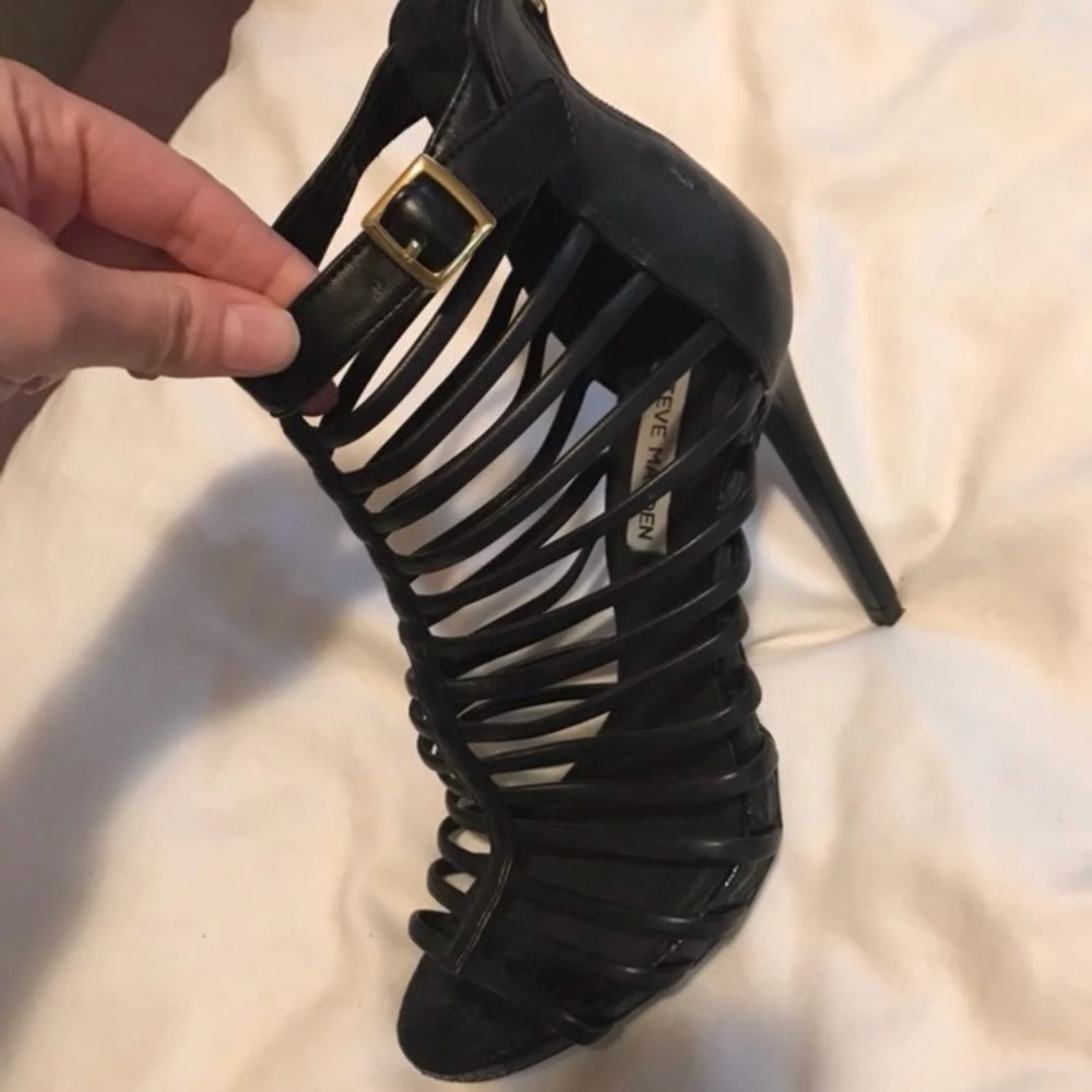 Steve Madden Black strappy Heels